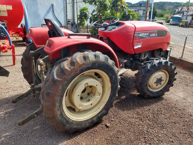 TRATOR AGRALE 4230.4 - ANO 2004 (DIE-2339) VENDIDO